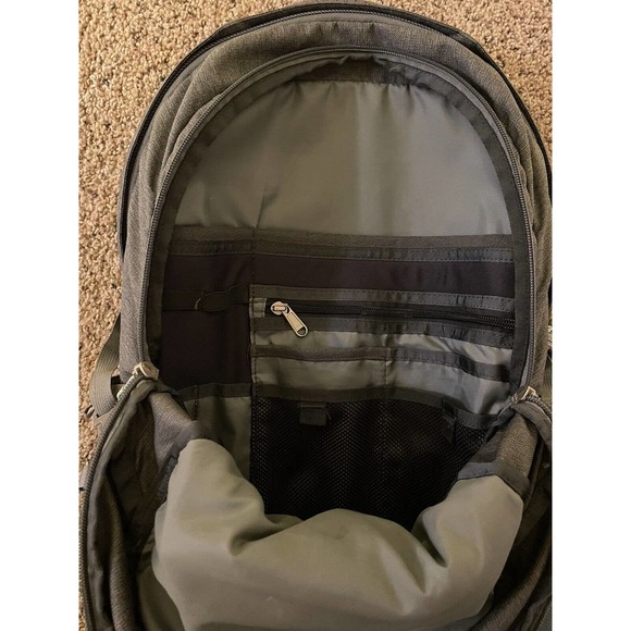 SOLD***The North Face Women's Borealis School Lapt Bkpk, Ash Gray/ Aqua Tint - Picture 8 of 11